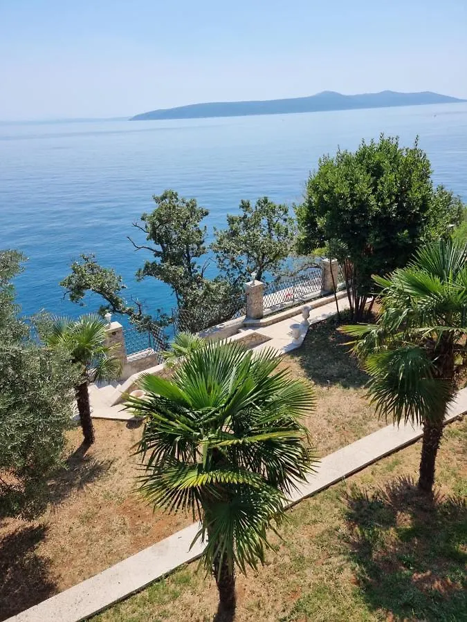 فندق مبيت وإفطار Mošćenička Draga Villa Biser
