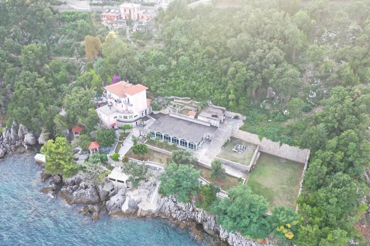 Villa Biser Mošćenička Draga Couette-café