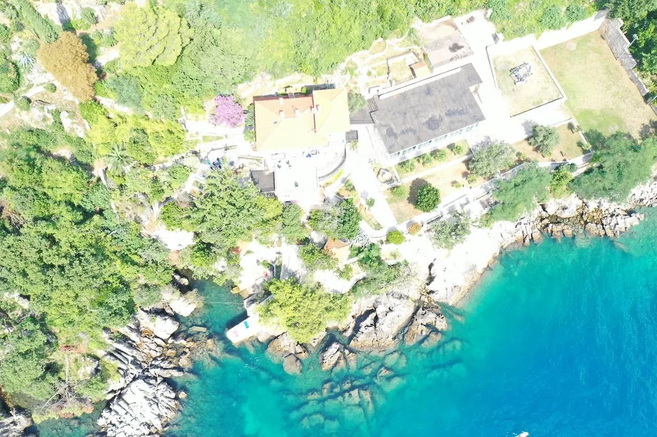 Villa Biser Mošćenička Draga Couette-café